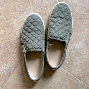 Missimo wide quilted green slip on loafers